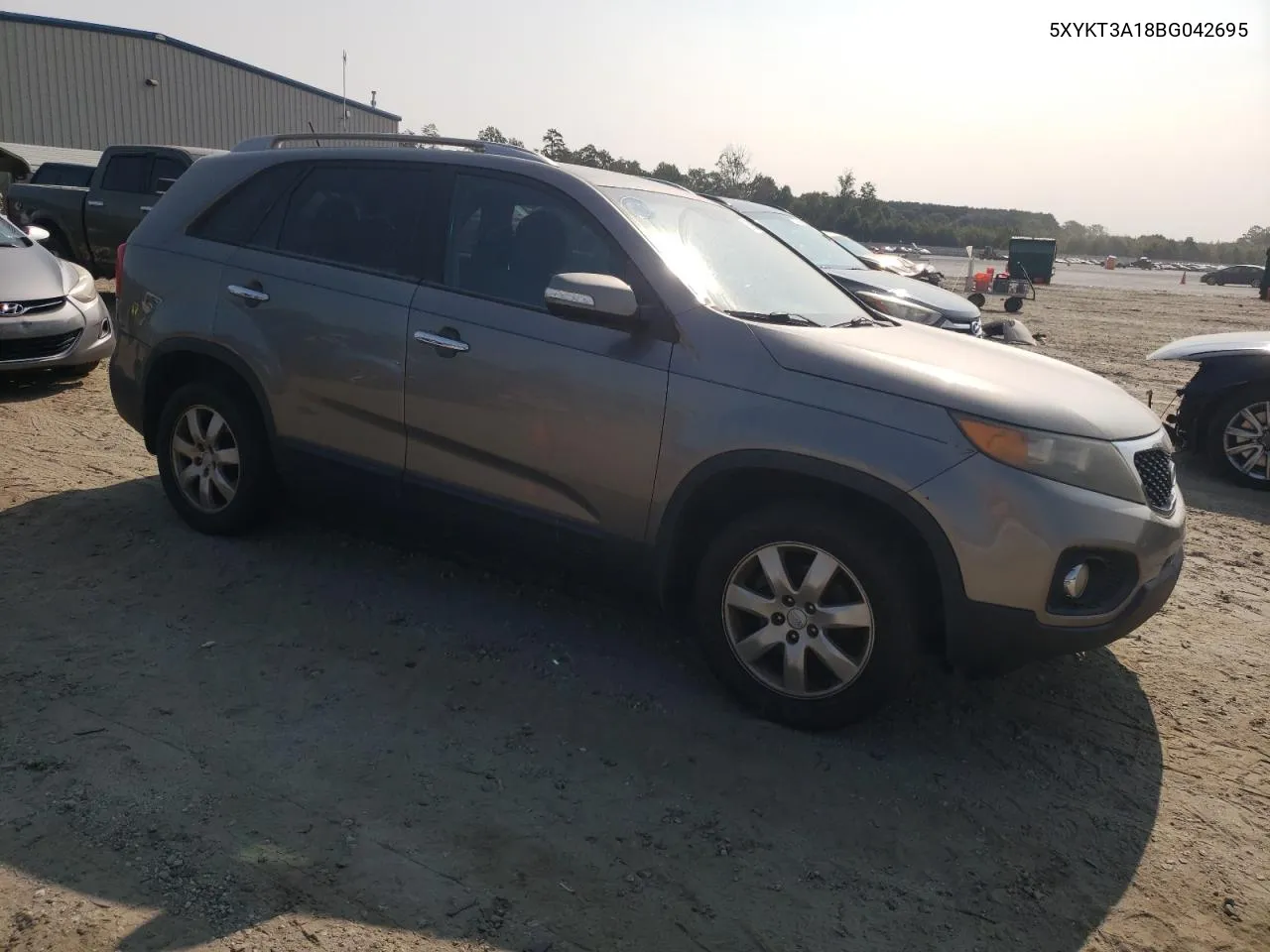 5XYKT3A18BG042695 2011 Kia Sorento Base