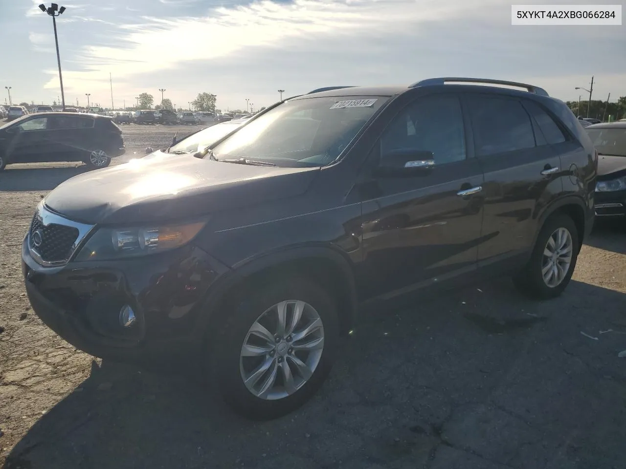 2011 Kia Sorento Base VIN: 5XYKT4A2XBG066284 Lot: 70215914