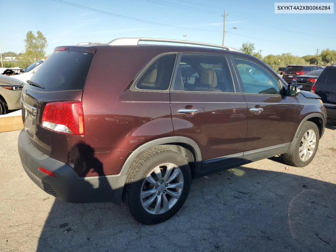 2011 Kia Sorento Base VIN: 5XYKT4A2XBG066284 Lot: 70215914