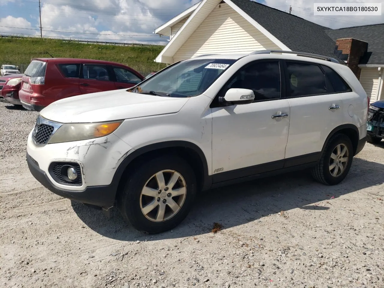 2011 Kia Sorento Base VIN: 5XYKTCA18BG180530 Lot: 70923464