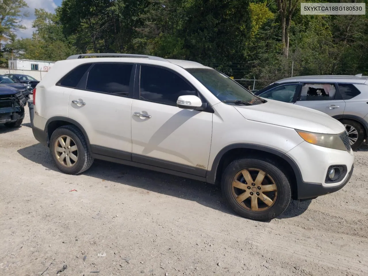 2011 Kia Sorento Base VIN: 5XYKTCA18BG180530 Lot: 70923464