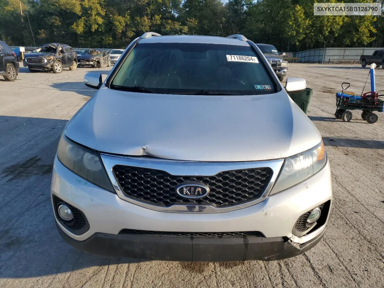 2011 Kia Sorento Base VIN: 5XYKTCA15BG128790 Lot: 71186204