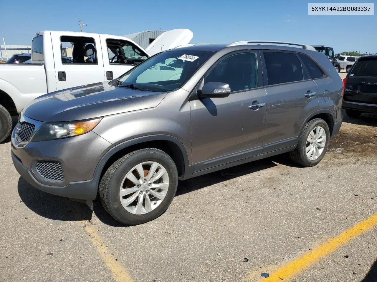 2011 Kia Sorento Base VIN: 5XYKT4A22BG083337 Lot: 72842444