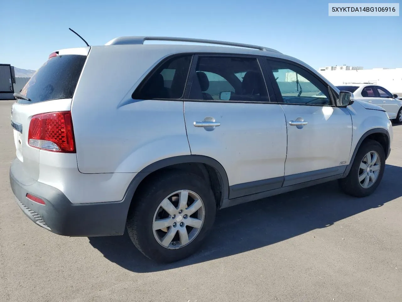 2011 Kia Sorento Base VIN: 5XYKTDA14BG106916 Lot: 73413814