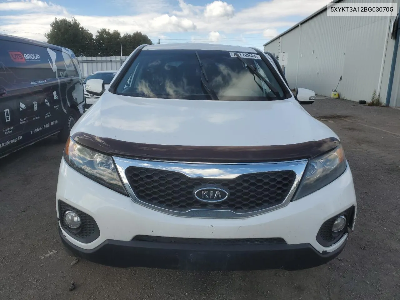 2011 Kia Sorento Base VIN: 5XYKT3A12BG030705 Lot: 75118944