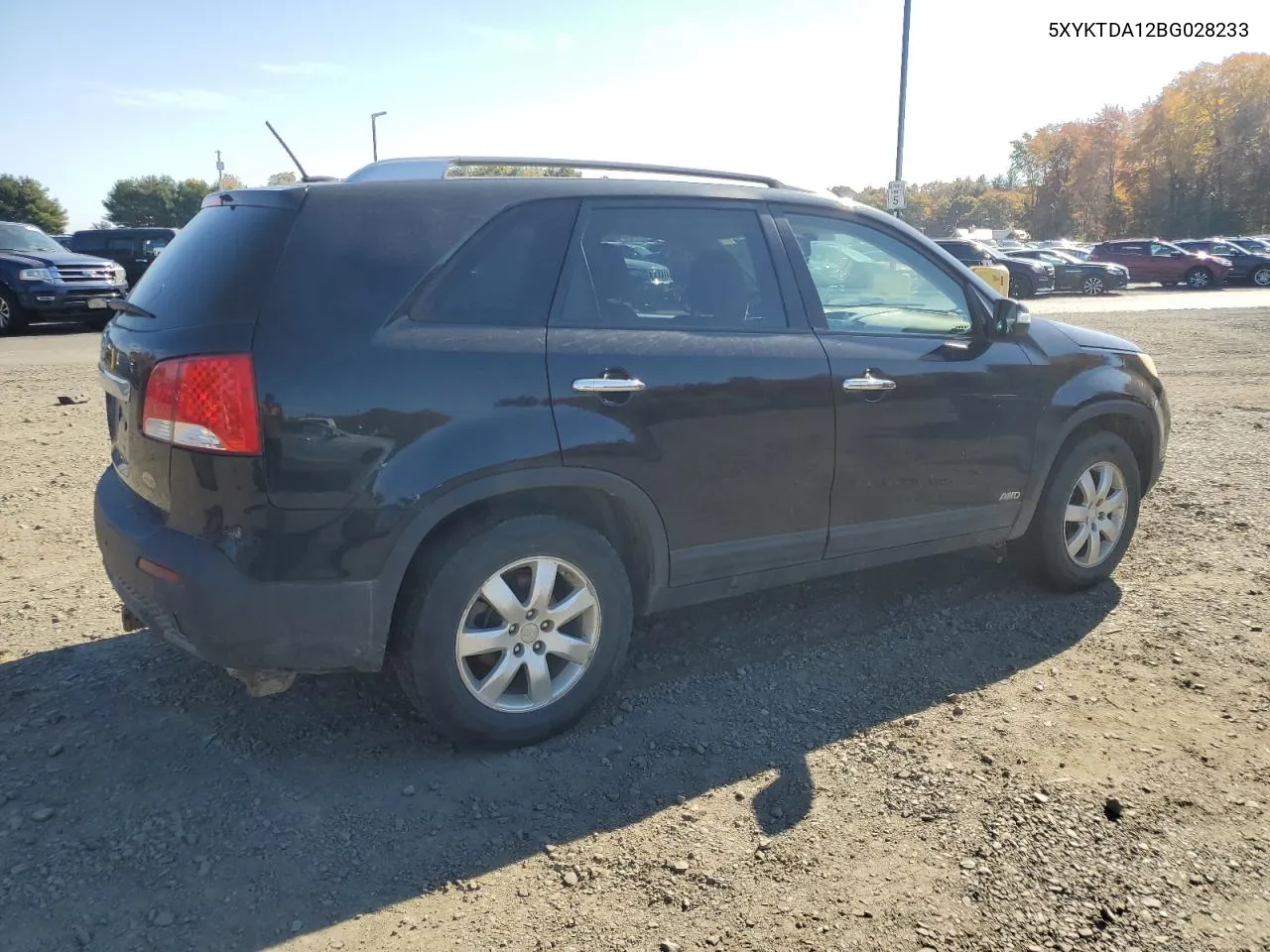 2011 Kia Sorento Base VIN: 5XYKTDA12BG028233 Lot: 77316124