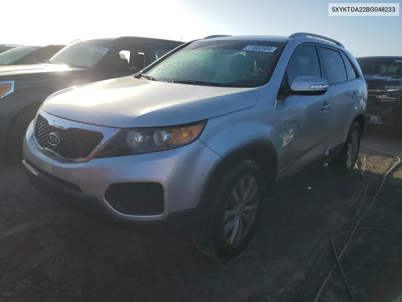 2011 Kia Sorento Base VIN: 5XYKTDA22BG048233 Lot: 77802684