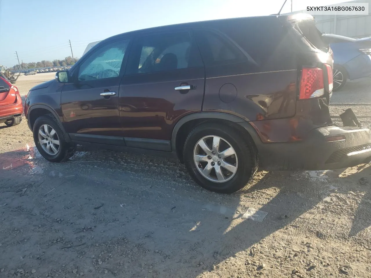 5XYKT3A16BG067630 2011 Kia Sorento Base