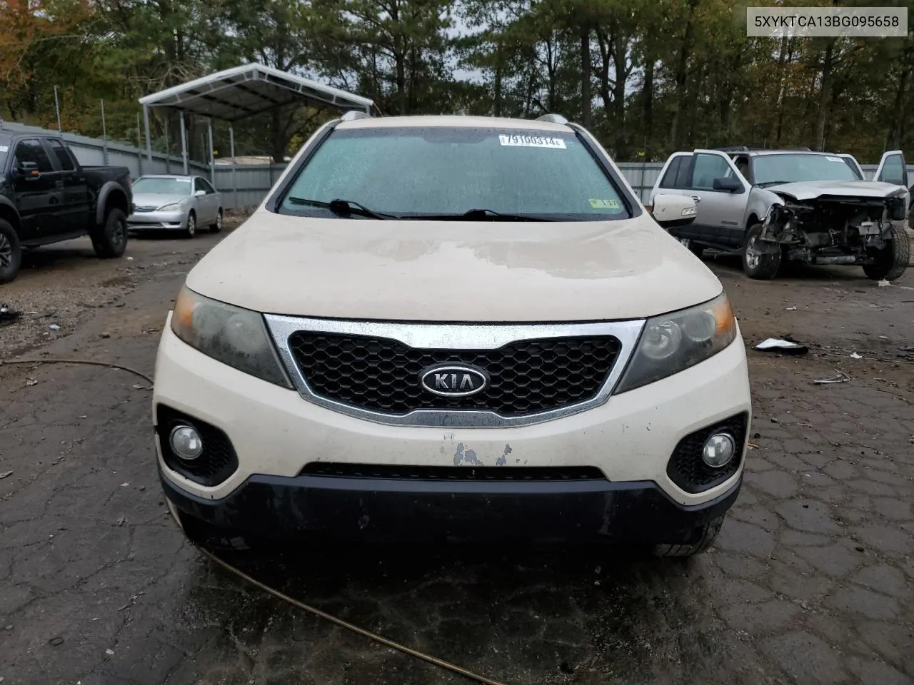 2011 Kia Sorento Base VIN: 5XYKTCA13BG095658 Lot: 79100314