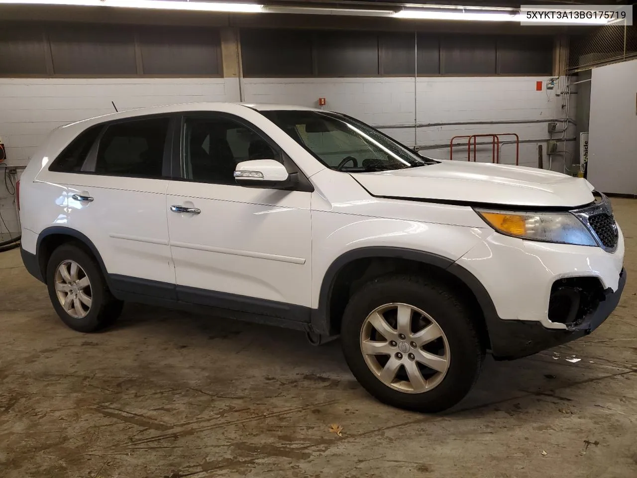 2011 Kia Sorento Base VIN: 5XYKT3A13BG175719 Lot: 79309054