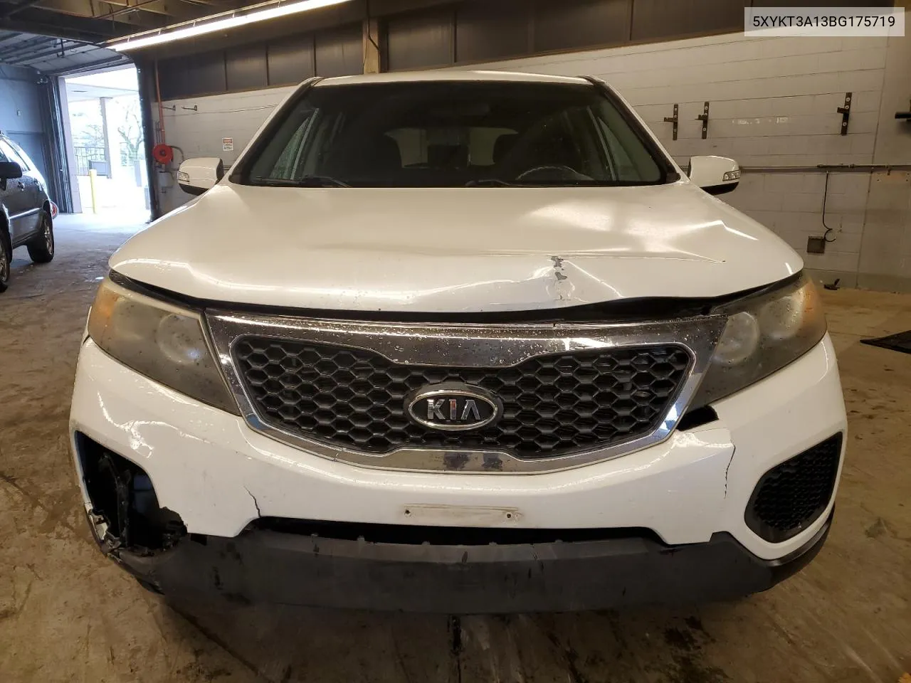 2011 Kia Sorento Base VIN: 5XYKT3A13BG175719 Lot: 79309054