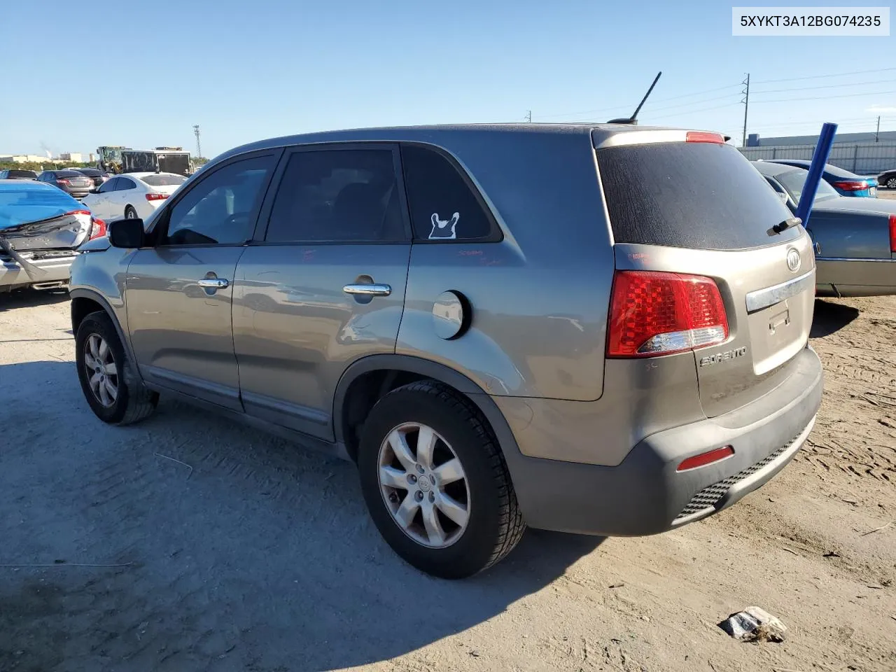 2011 Kia Sorento Base VIN: 5XYKT3A12BG074235 Lot: 80443854