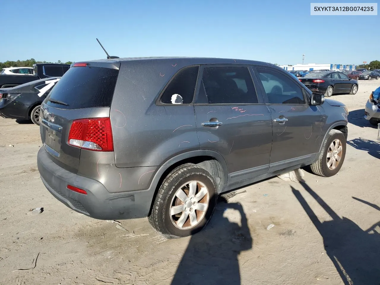 2011 Kia Sorento Base VIN: 5XYKT3A12BG074235 Lot: 80443854