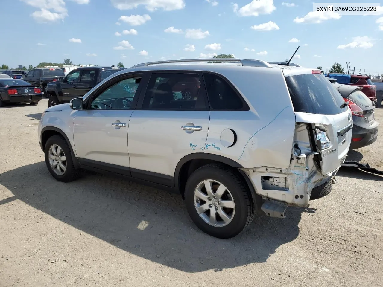 2012 Kia Sorento Base VIN: 5XYKT3A69CG225228 Lot: 67241874