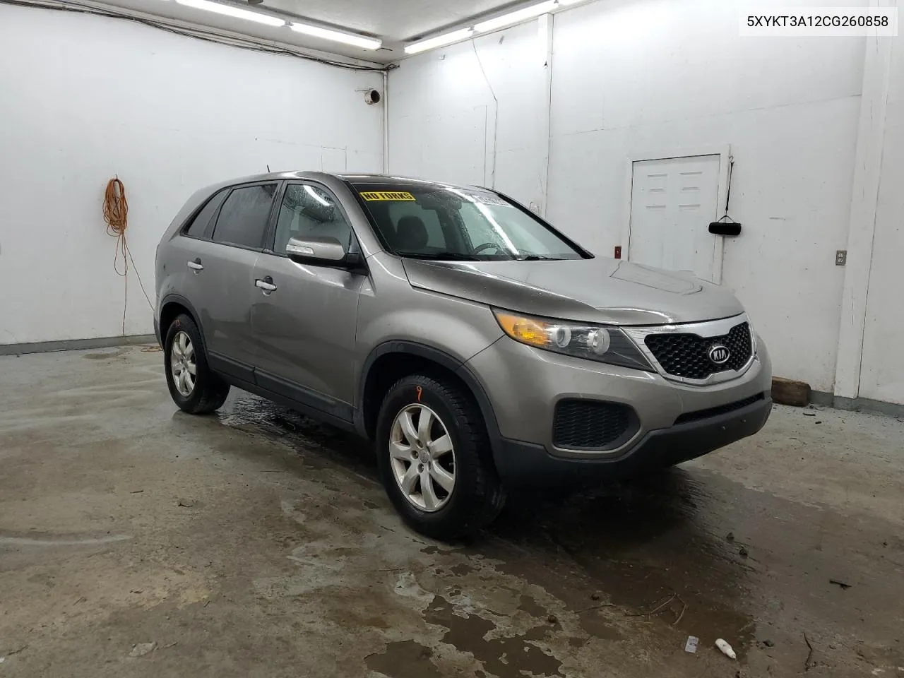 2012 Kia Sorento Base VIN: 5XYKT3A12CG260858 Lot: 74371944