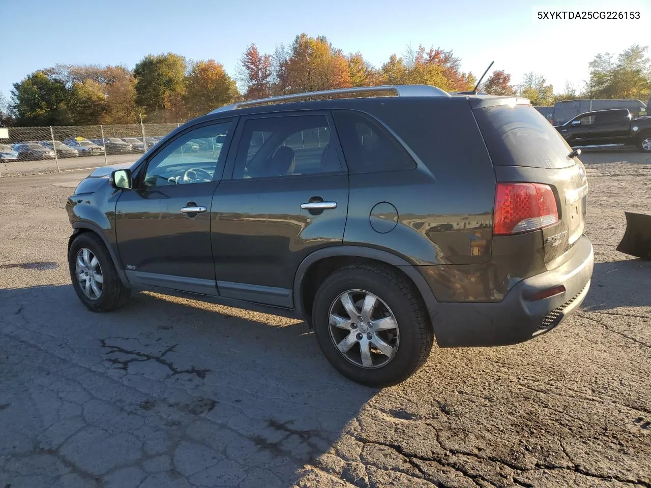 2012 Kia Sorento Base VIN: 5XYKTDA25CG226153 Lot: 77005594