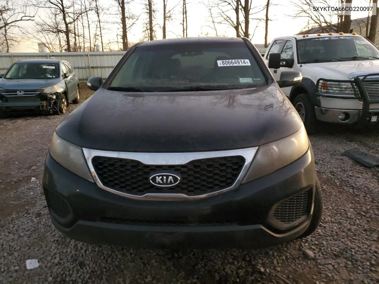 2012 Kia Sorento Base VIN: 5XYKTCA66CG220097 Lot: 80664914