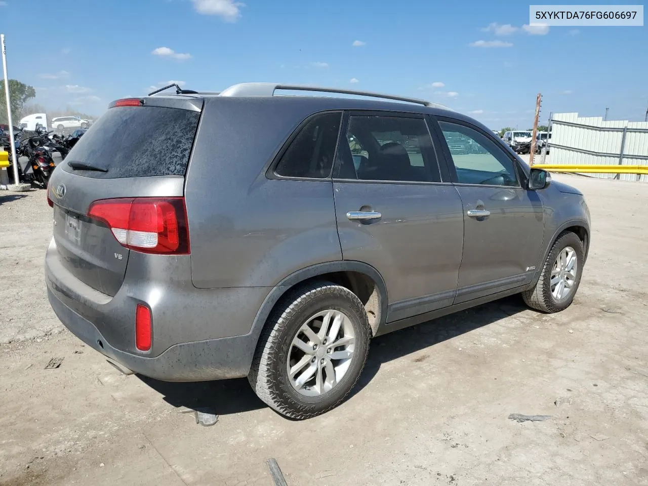 5XYKTDA76FG606697 2015 Kia Sorento Lx