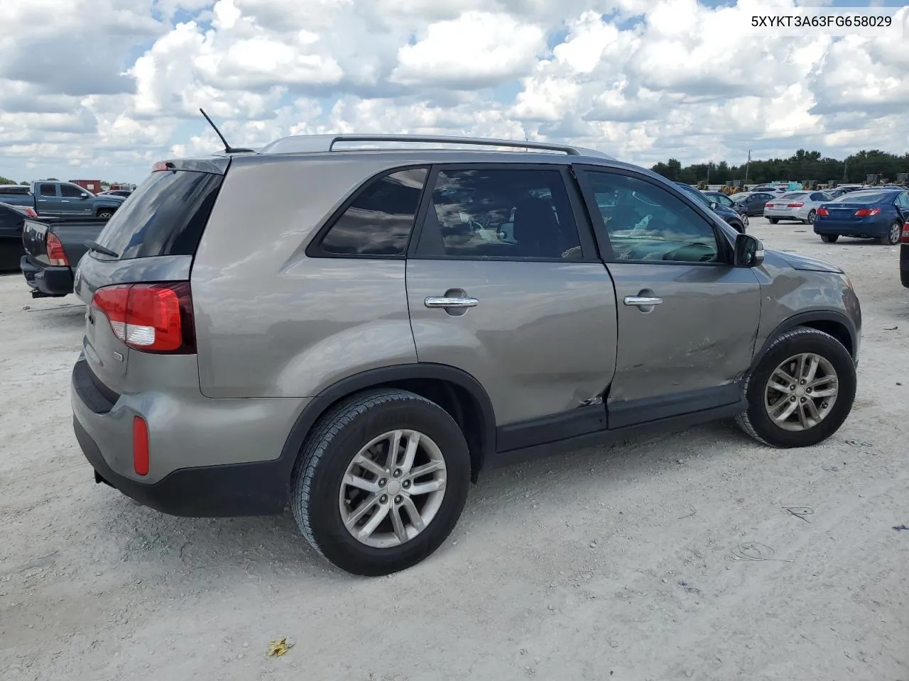 5XYKT3A63FG658029 2015 Kia Sorento Lx