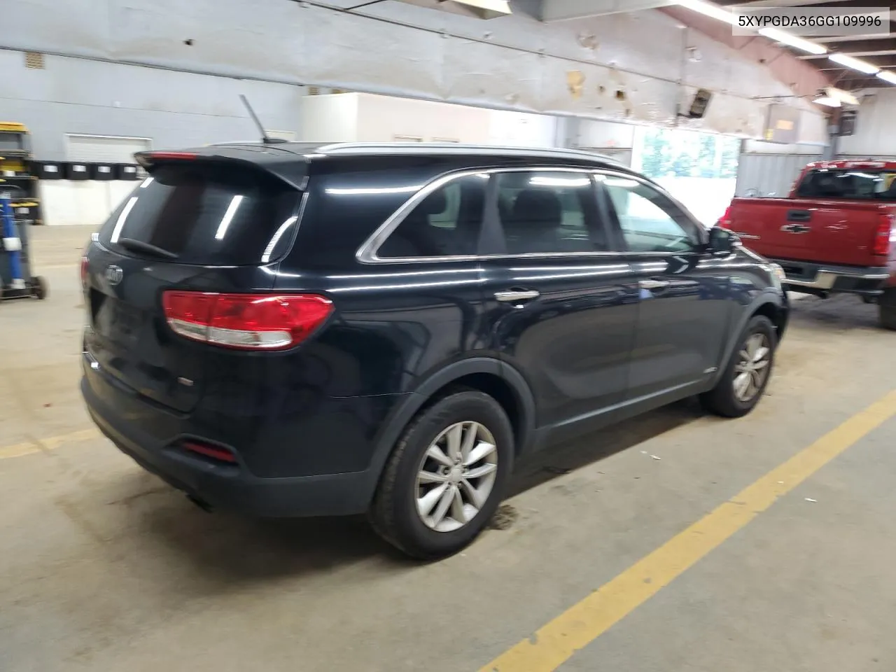 5XYPGDA36GG109996 2016 Kia Sorento Lx