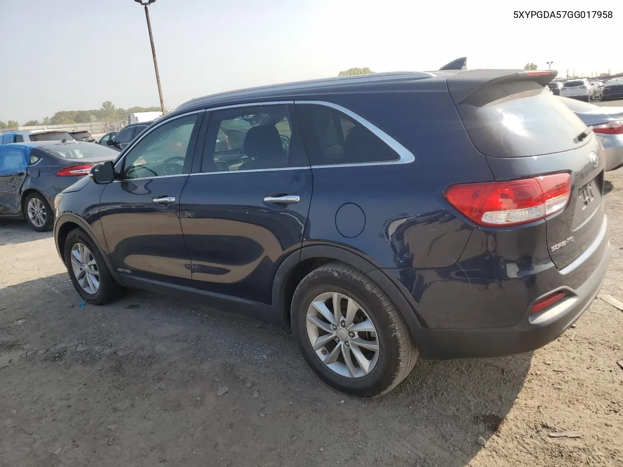 5XYPGDA57GG017958 2016 Kia Sorento Lx