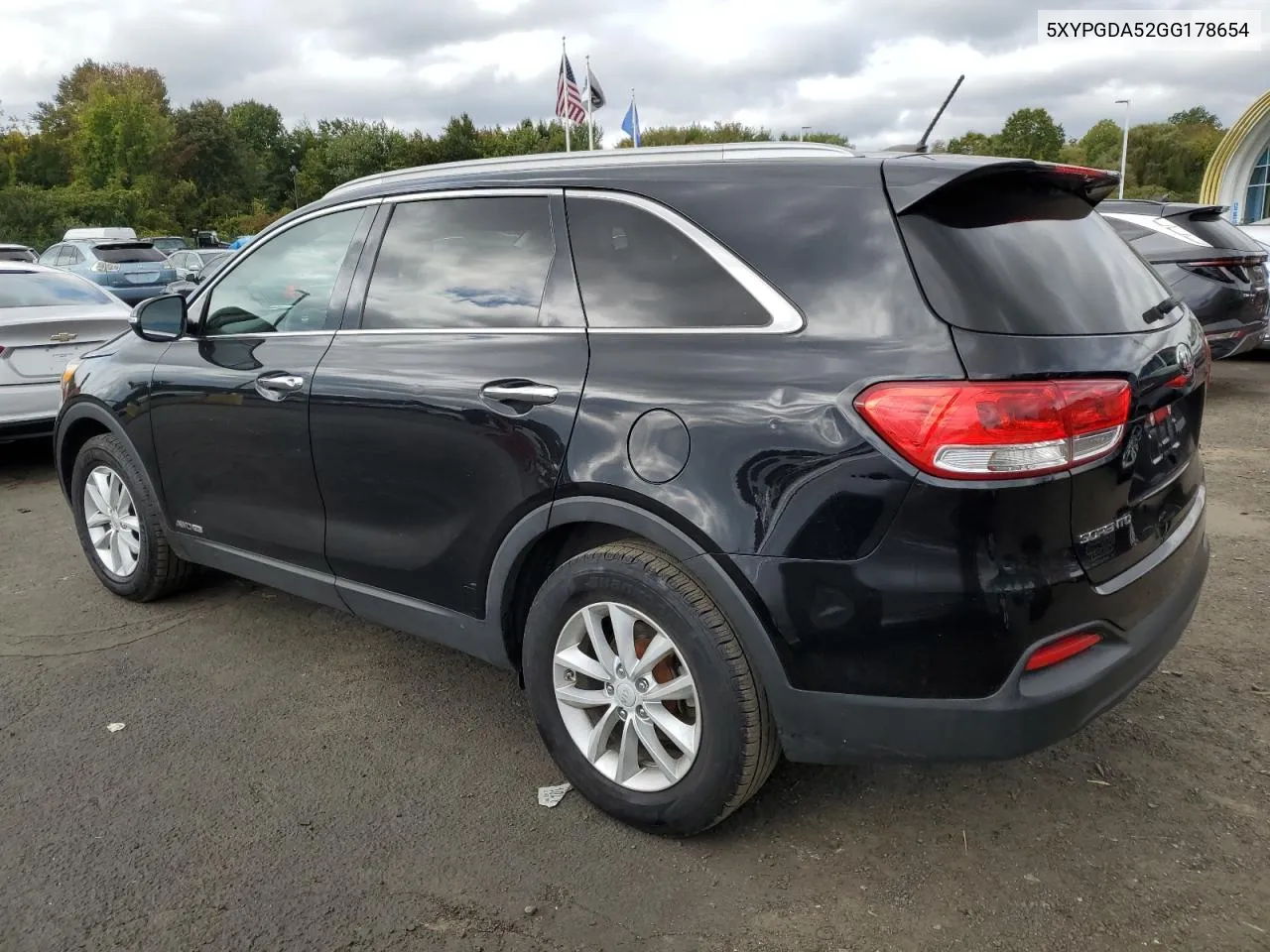 5XYPGDA52GG178654 2016 Kia Sorento Lx