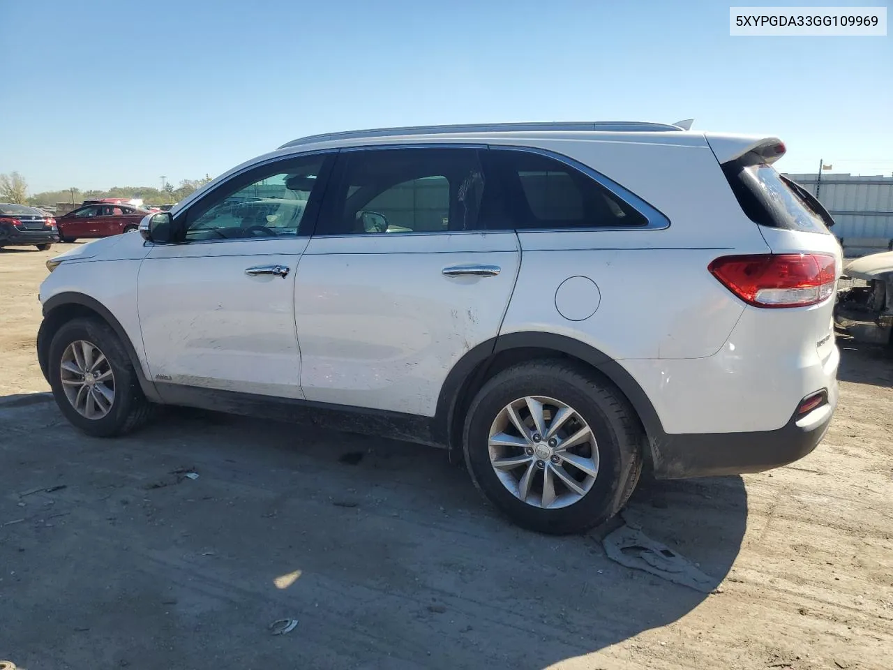 5XYPGDA33GG109969 2016 Kia Sorento Lx