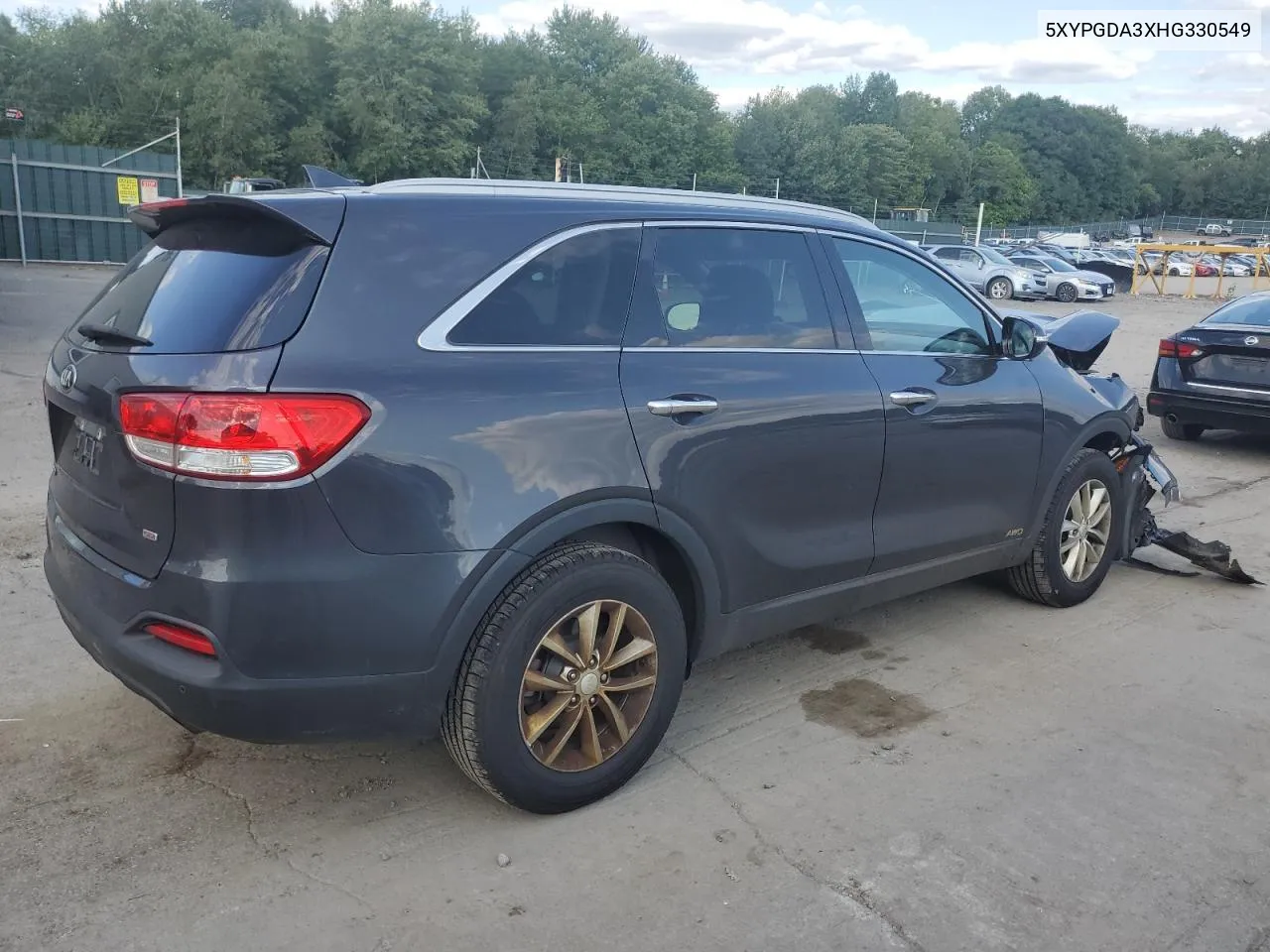 5XYPGDA3XHG330549 2017 Kia Sorento Lx