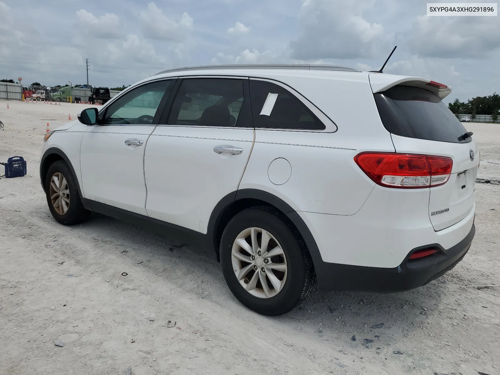 5XYPG4A3XHG291896 2017 Kia Sorento Lx