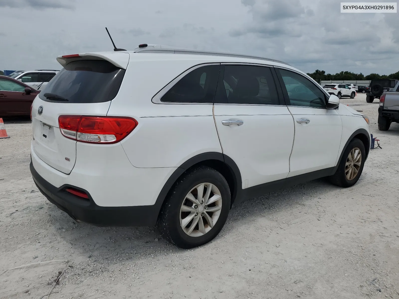 5XYPG4A3XHG291896 2017 Kia Sorento Lx