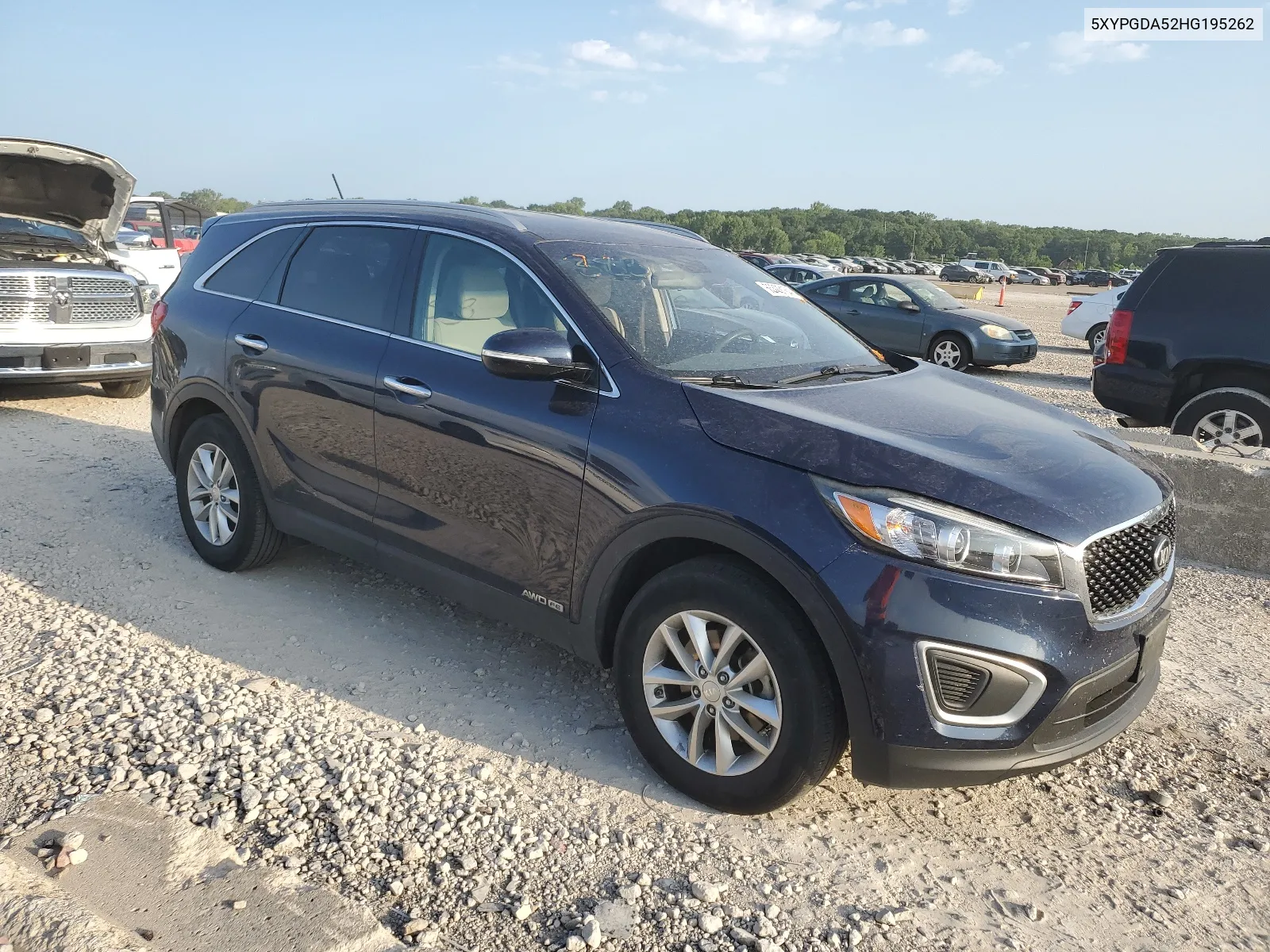 5XYPGDA52HG195262 2017 Kia Sorento Lx