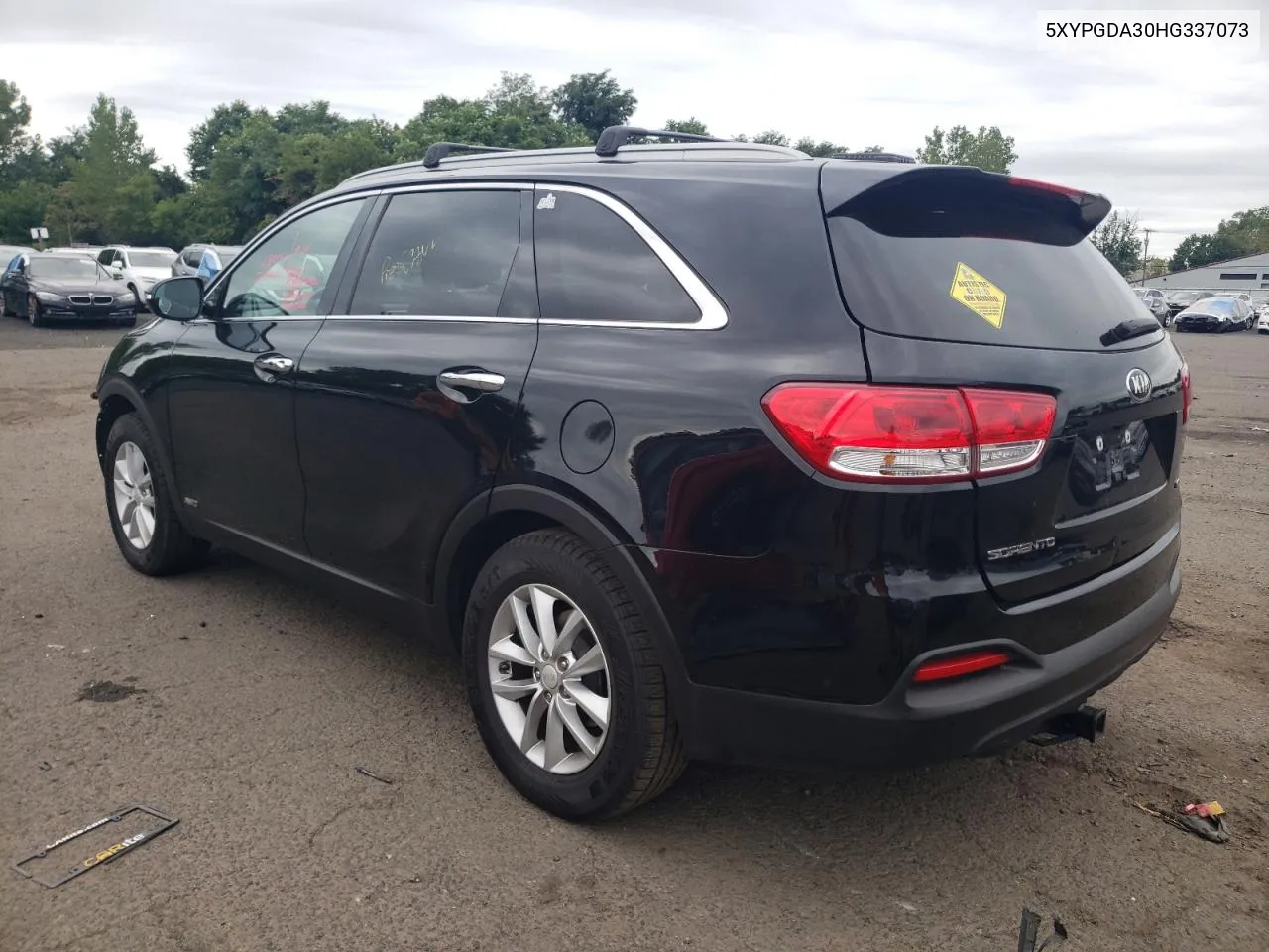 5XYPGDA30HG337073 2017 Kia Sorento Lx