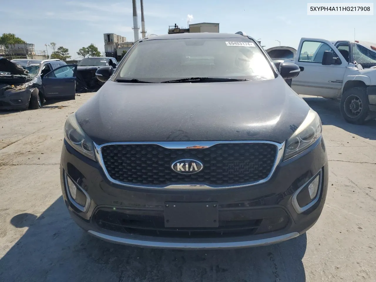 2017 Kia Sorento Ex VIN: 5XYPH4A11HG217908 Lot: 69403174