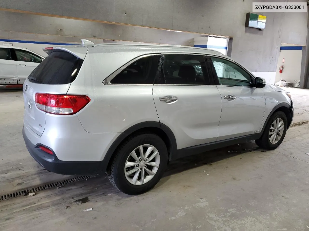 5XYPGDA3XHG333001 2017 Kia Sorento Lx