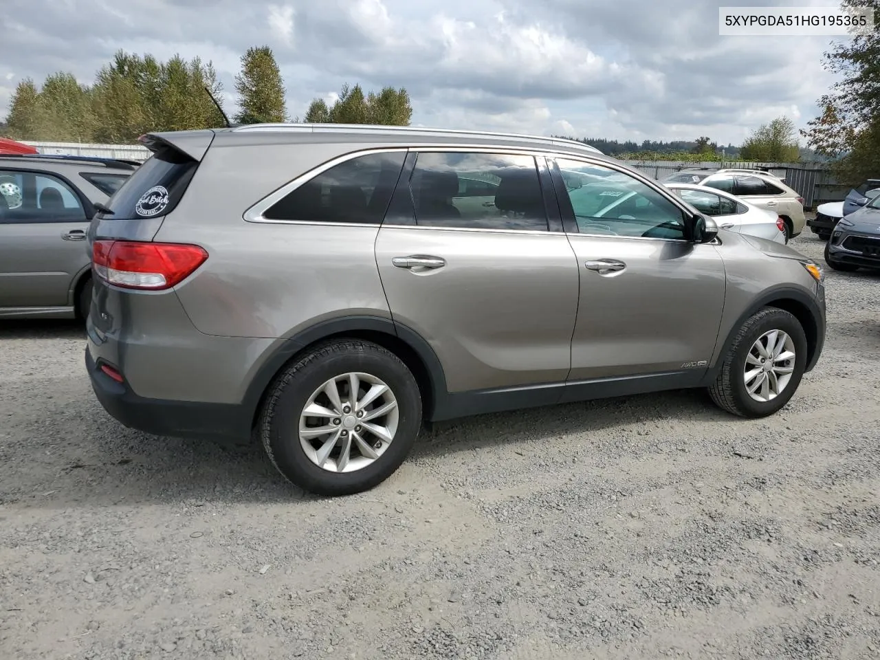 5XYPGDA51HG195365 2017 Kia Sorento Lx