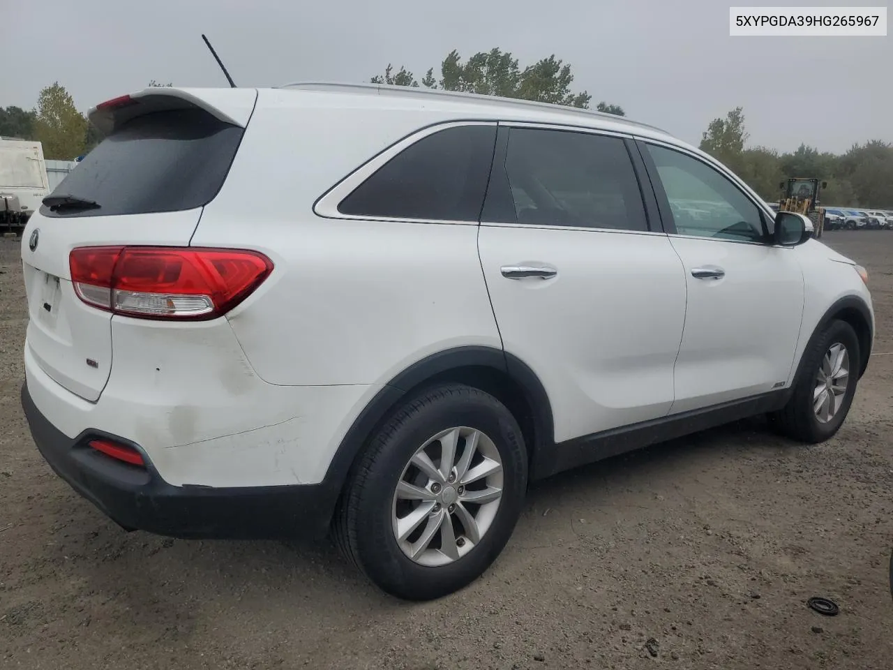 5XYPGDA39HG265967 2017 Kia Sorento Lx