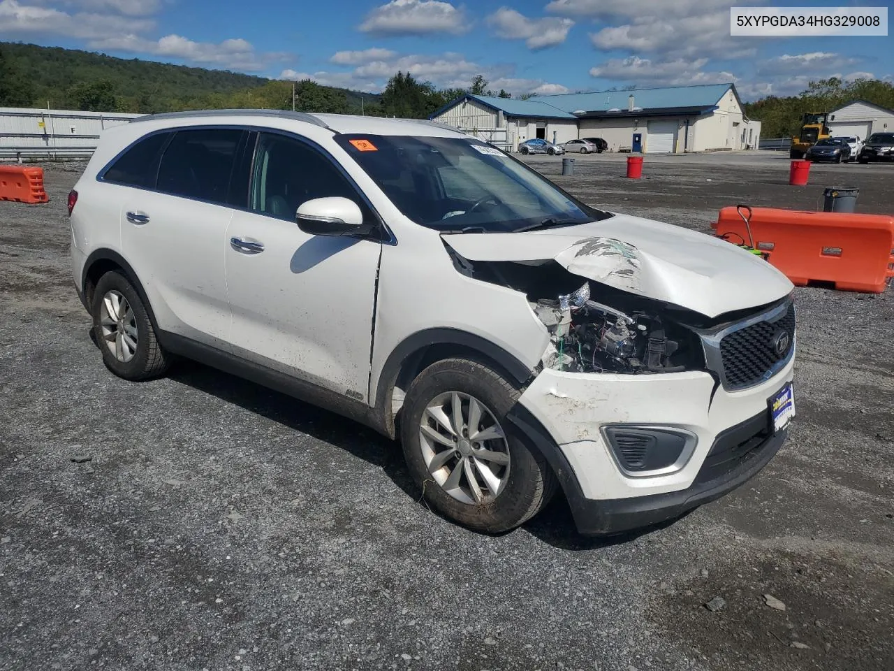 5XYPGDA34HG329008 2017 Kia Sorento Lx