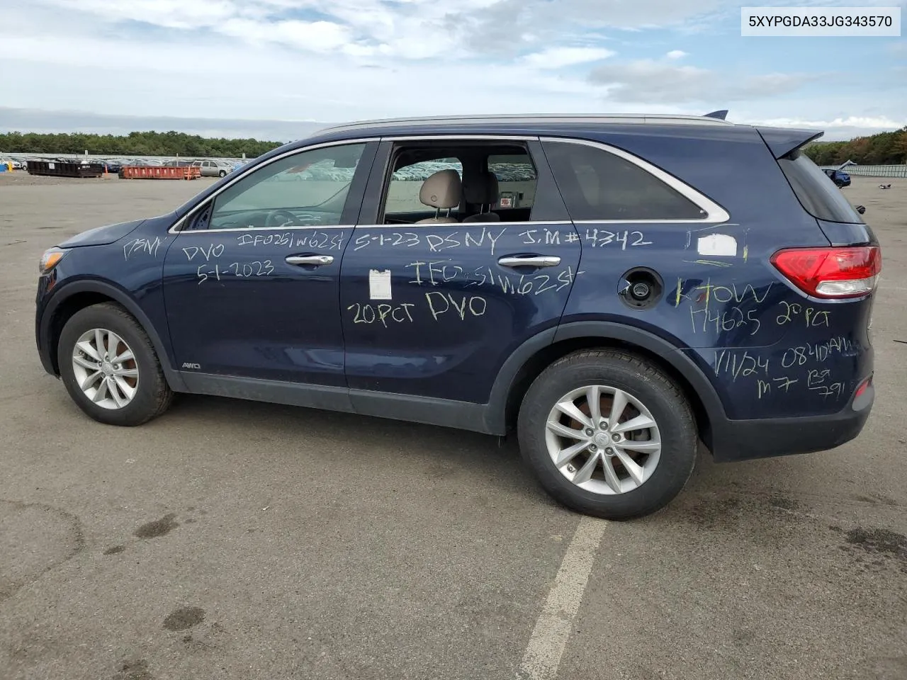 5XYPGDA33JG343570 2018 Kia Sorento Lx