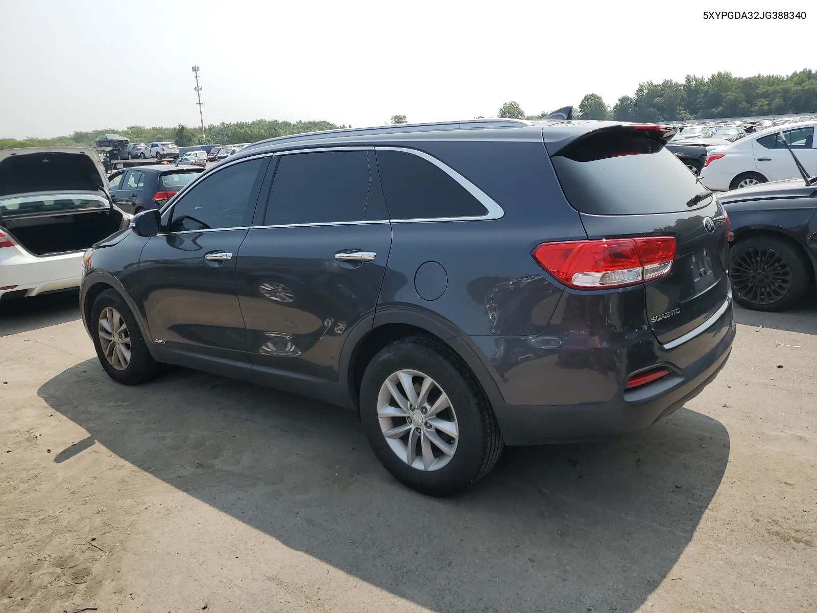 5XYPGDA32JG388340 2018 Kia Sorento Lx