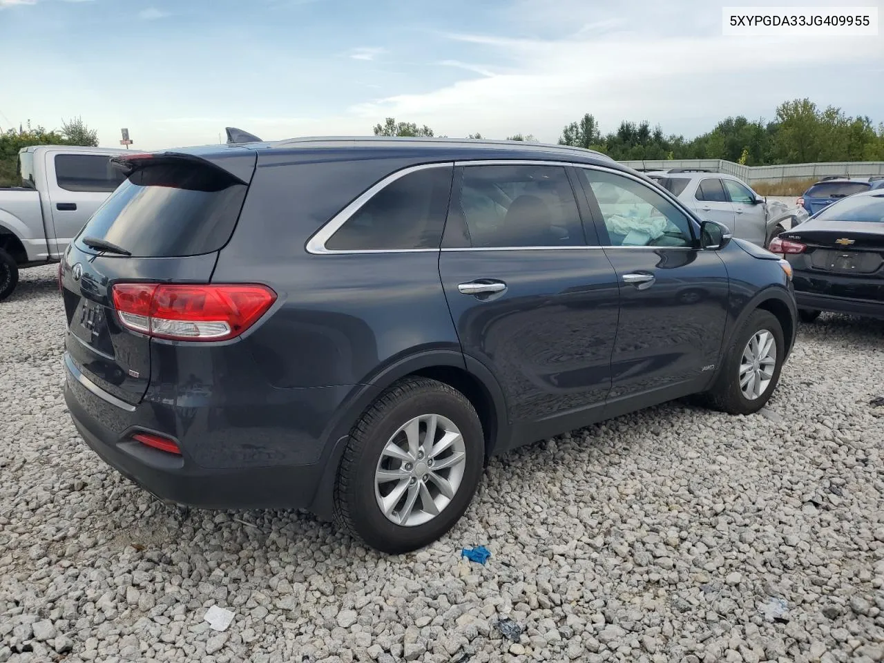 5XYPGDA33JG409955 2018 Kia Sorento Lx