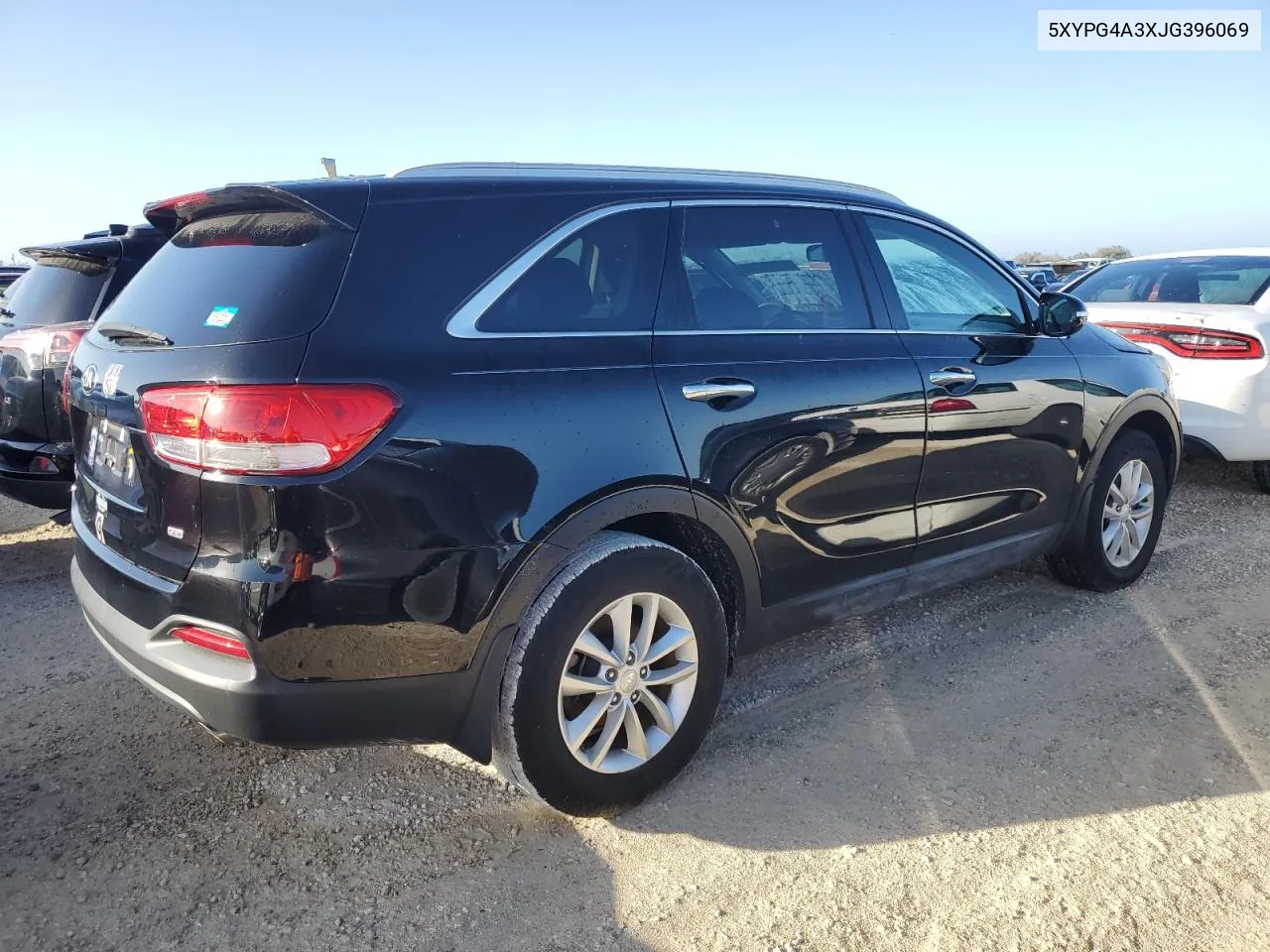 5XYPG4A3XJG396069 2018 Kia Sorento Lx