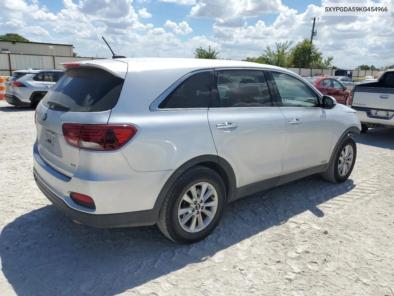 5XYPGDA59KG454966 2019 Kia Sorento Lx