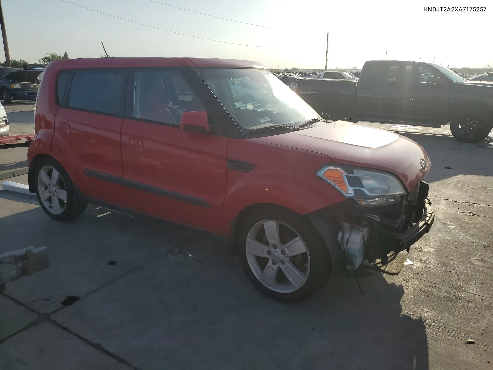 2010 Kia Soul + VIN: KNDJT2A2XA7175257 Lot: 65979244