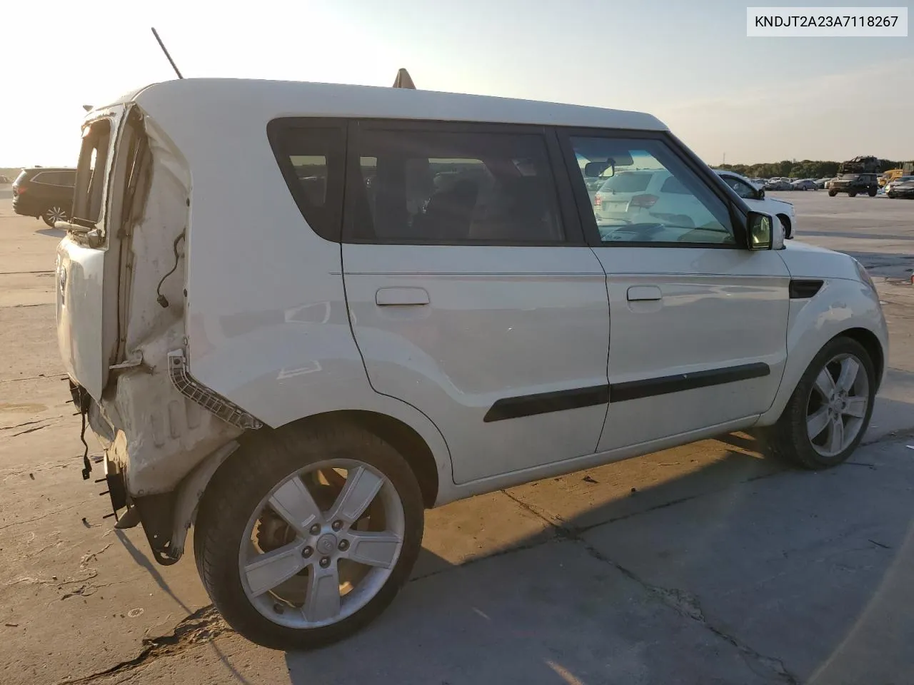 2010 Kia Soul + VIN: KNDJT2A23A7118267 Lot: 66942734