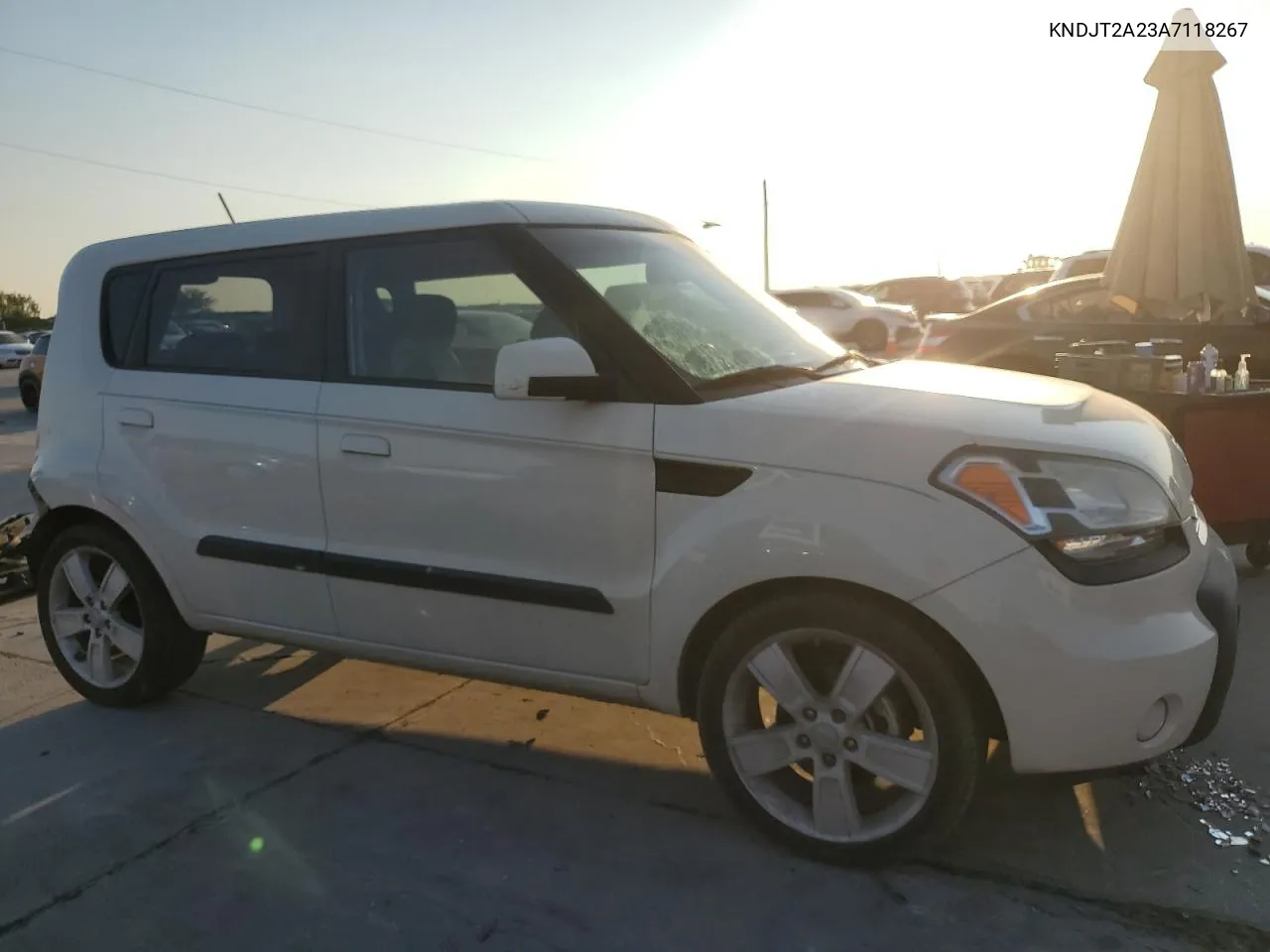 2010 Kia Soul + VIN: KNDJT2A23A7118267 Lot: 66942734