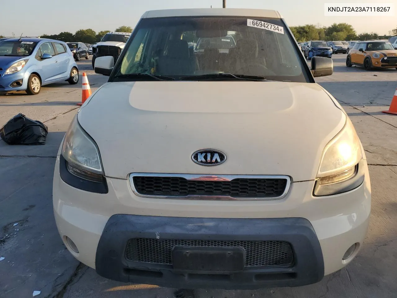 2010 Kia Soul + VIN: KNDJT2A23A7118267 Lot: 66942734