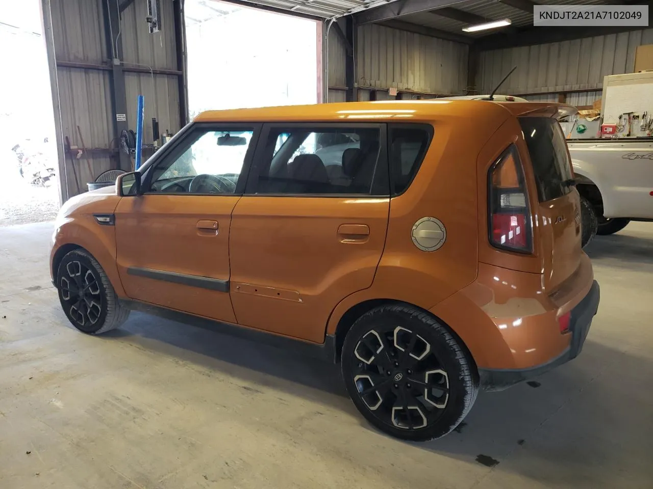 2010 Kia Soul + VIN: KNDJT2A21A7102049 Lot: 68082444