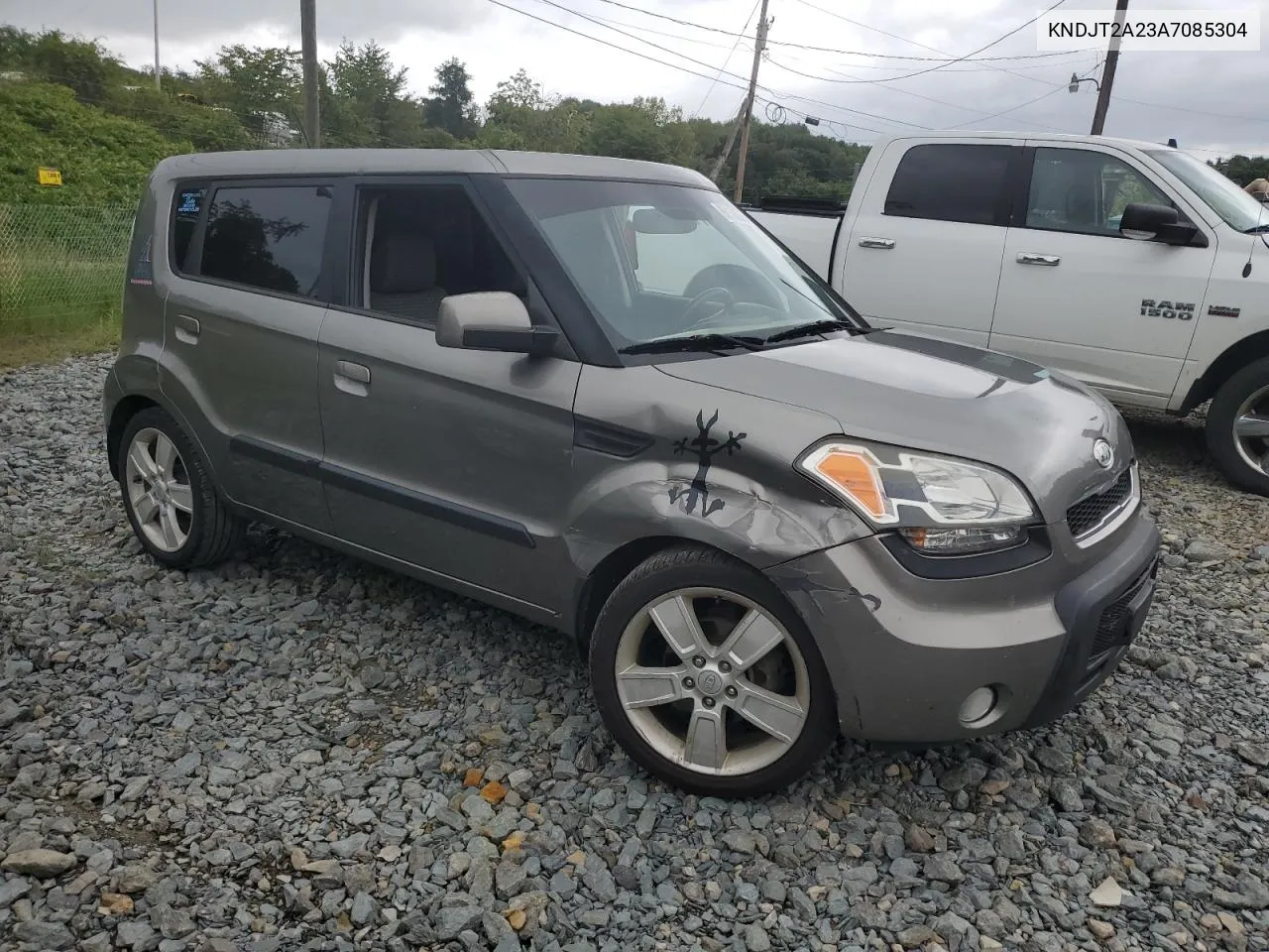 2010 Kia Soul + VIN: KNDJT2A23A7085304 Lot: 68108244