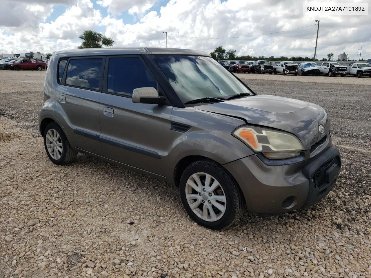 2010 Kia Soul + VIN: KNDJT2A27A7101892 Lot: 69070144