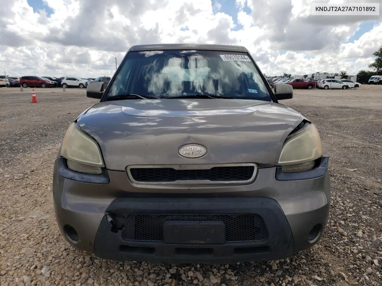 2010 Kia Soul + VIN: KNDJT2A27A7101892 Lot: 69070144